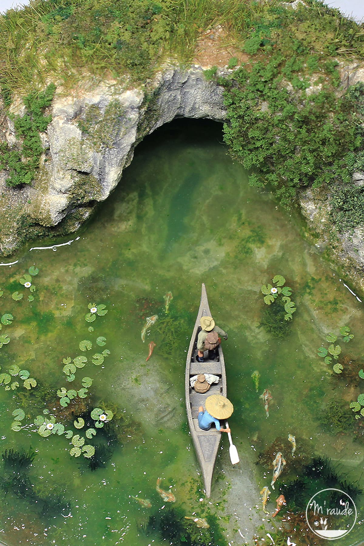 Vestiges oubliés le long d'un fleuve oriental détails 1