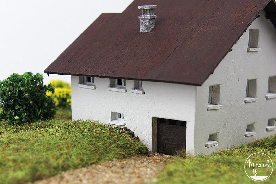 Détail 3 - Reproduction d'une maison dans le Doubs