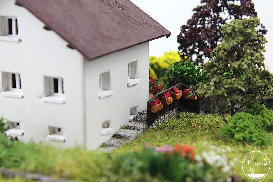 Détail 4 - Reproduction d'une maison dans le Doubs